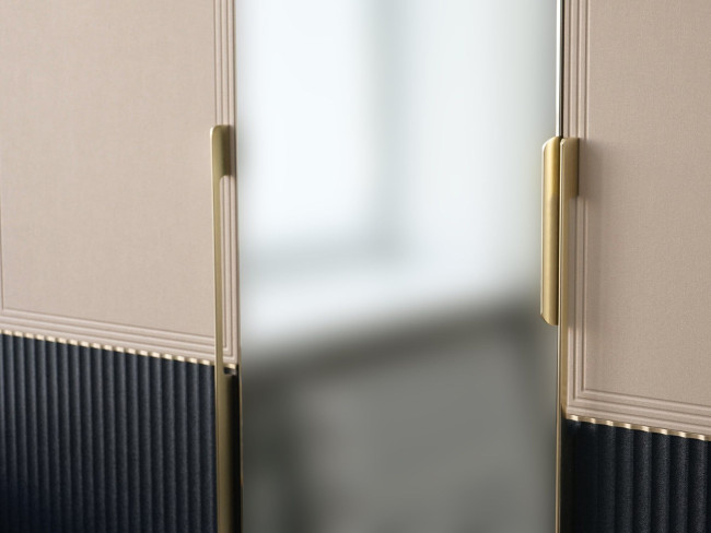 905.12 Шкаф трехдверный с зеркалом Флоренция 905.12 Шкаф трехдверный с зеркалом Флоренция